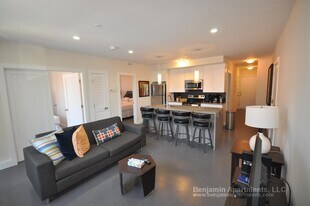 659 Massachusetts Ave, Unit 3 in Boston, MA - Building Photo