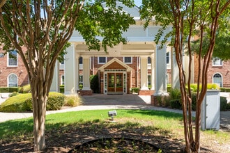 Senior Living-Evergreen At Hulen Bend in Fort Worth, TX - Building Photo - Building Photo