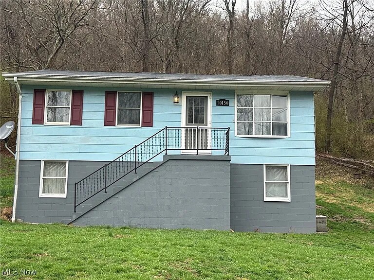 70150 Central Ave in St. Clairsville, OH - Building Photo