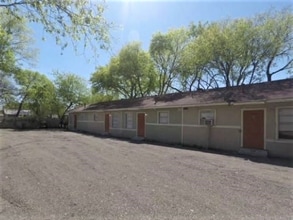 1016 Sunglo Dr, Unit 3 in San Antonio, TX - Foto de edificio - Building Photo