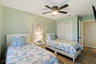 400 William Hilton Pkwy in Hilton Head Island, SC - Building Photo - Building Photo