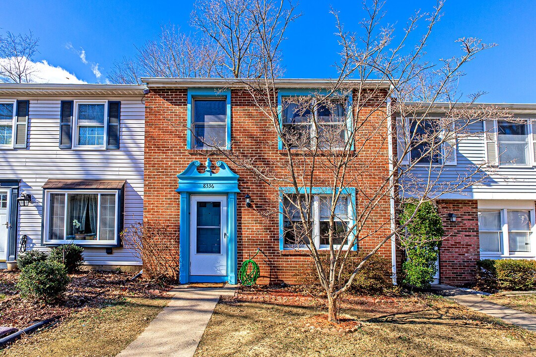 8336 Wind Fall Rd in Springfield, VA - Building Photo