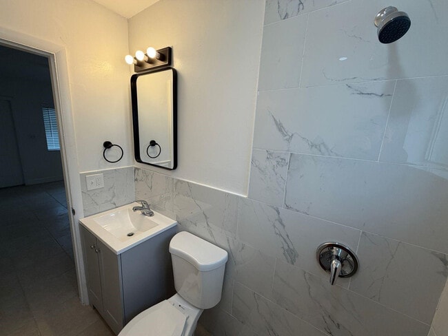 6208 Dawson St in Hollywood, FL - Building Photo - Building Photo