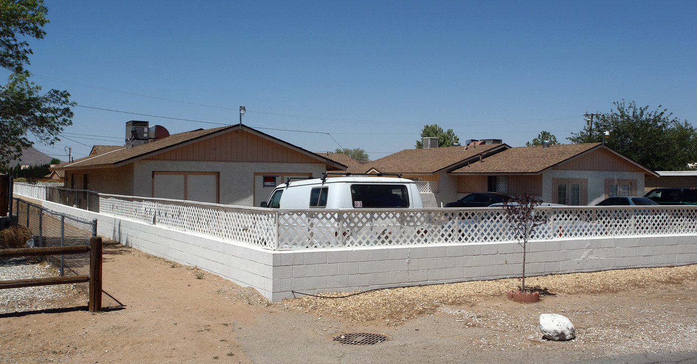 20330 Rimrock Rd in Apple Valley, CA - Building Photo