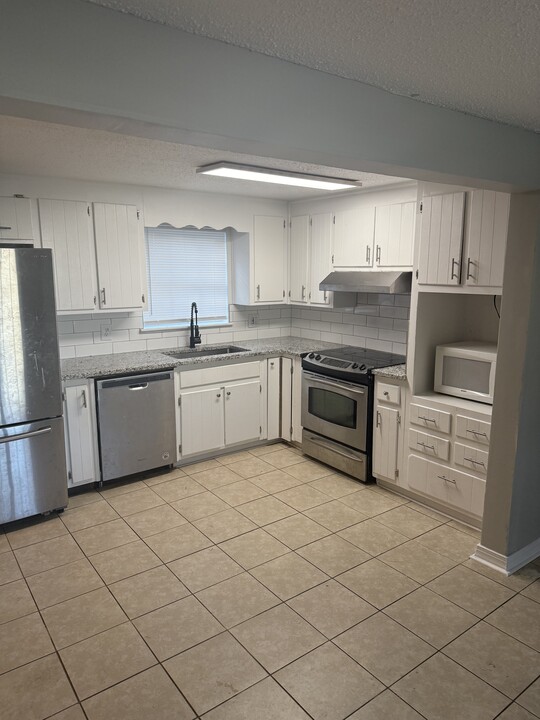 8715 Fowler Ave, Unit 1 in Pensacola, FL - Building Photo