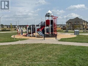14 Scenic Ridge Gate in Brant, ON - Building Photo - Building Photo