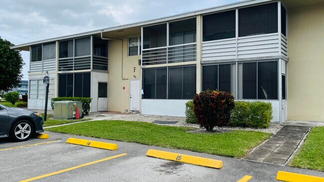 138 Salisbury I in West Palm Beach, FL - Building Photo - Building Photo