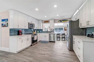 3470 Lakeview Dr in Naples, FL - Building Photo - Building Photo