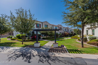 2477 W Market Pl in Chandler, AZ - Building Photo - Building Photo