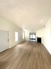10063 Lake Oak Cir in Tampa, FL - Building Photo - Building Photo