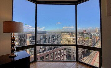 1625 Larimer St in Denver, CO - Building Photo - Building Photo