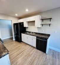 1222 Holly St in Oceanside, CA - Building Photo - Building Photo