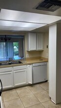 2516 S 19th St, Unit 208 in Fort Pierce, FL - Building Photo - Building Photo