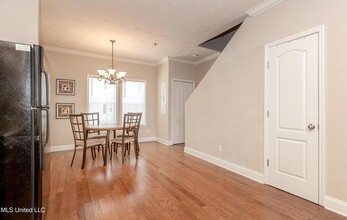 611 Peach St in D'Iberville, MS - Foto de edificio - Building Photo