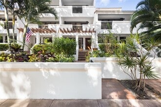 2600 Cardena St in Coral Gables, FL - Building Photo - Building Photo