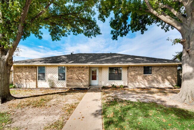 property at 500 Woodhollow Dr