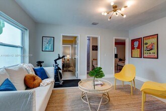 968 NE 80th St in Miami, FL - Building Photo - Building Photo