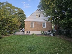 320 E 19th St in Hamilton, ON - Building Photo - Building Photo
