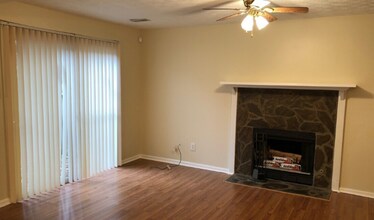 2630 Teakwood Ln in Riverdale, GA - Building Photo - Building Photo