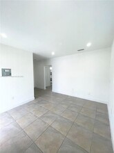 5700 SW 4th St-Unit -4 in Miami, FL - Building Photo - Building Photo