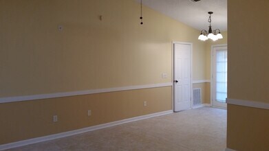 1088 Desert Shield St in Hinesville, GA - Building Photo - Building Photo