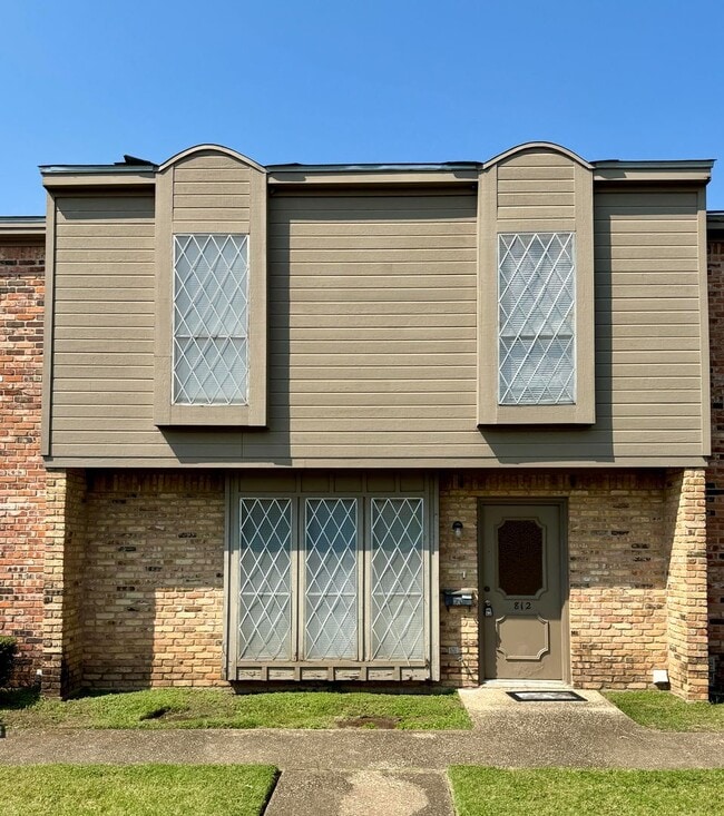 property at 812 Melrose Dr