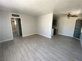 230 W Boston Ave in Las Vegas, NV - Building Photo