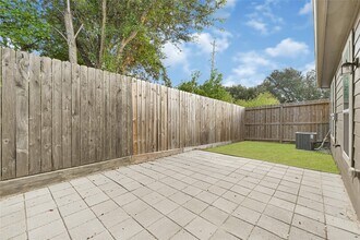 12823 Clearcroft St in Houston, TX - Building Photo - Building Photo