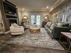 1085 Holly Dr in Gainesville, GA - Building Photo