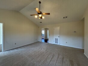 951 Gulfstream Rd in Hinesville, GA - Building Photo - Building Photo