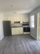 384 Avenue N, Unit #2 in Moore Haven, FL - Building Photo - Building Photo