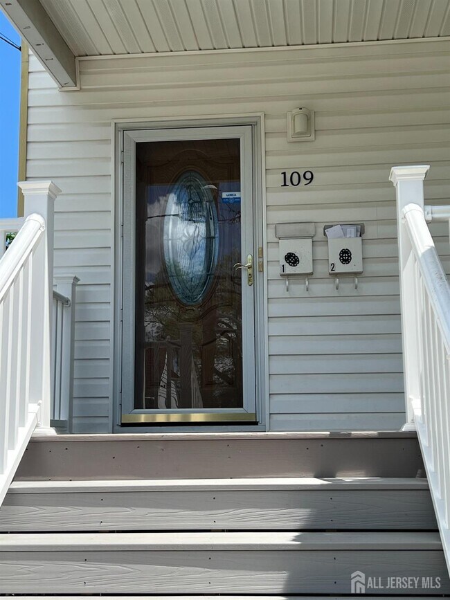 109 S 8th Ave in Highland Park, NJ - Building Photo - Building Photo