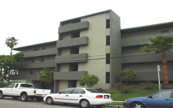 College West in San Diego, CA - Building Photo