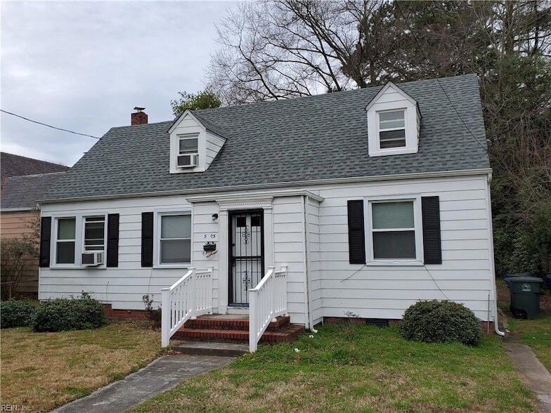 5905 Hampton Blvd in Norfolk, VA - Foto de edificio