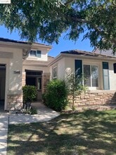 10448 Almanor Cir in Stockton, CA - Building Photo - Building Photo