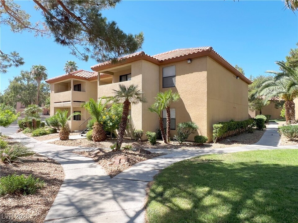 3135 S Mojave Rd in Las Vegas, NV - Building Photo