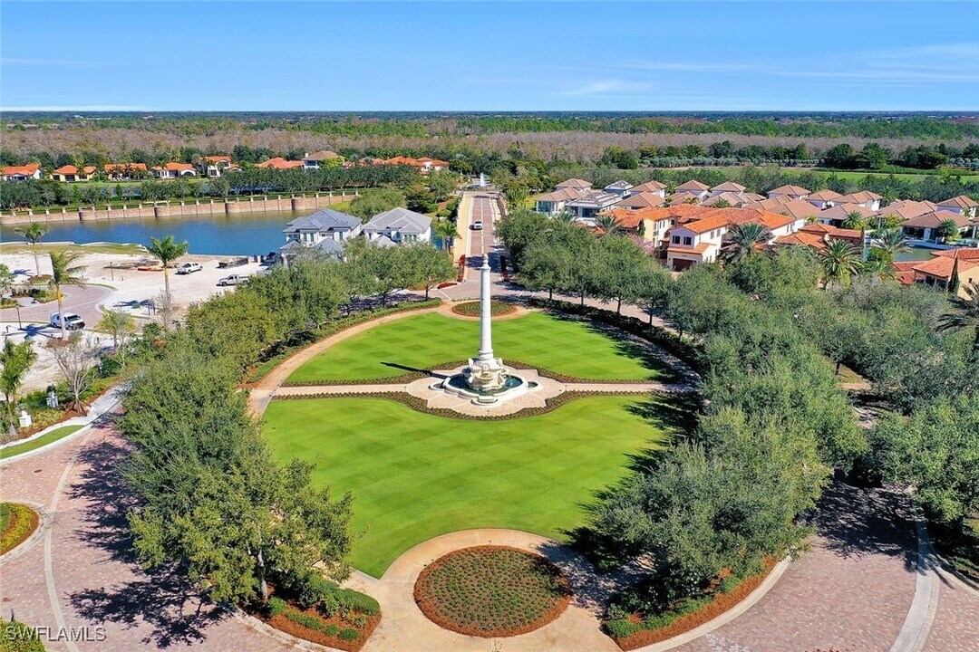 16386 Viansa Wy in Naples, FL - Building Photo