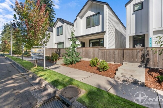 property at 16318 NE 20th St