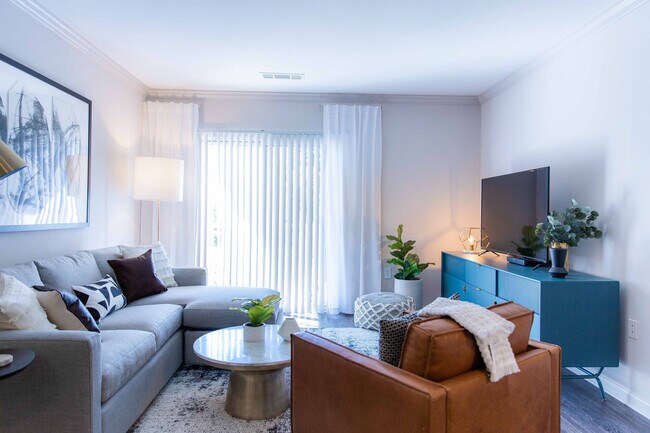 Residences at Springfield Station in Springfield, VA - Foto de edificio - Interior Photo