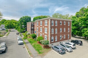 14 Russell St in Quincy, MA - Building Photo