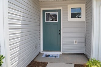 1529 39th Ave Lp NE in Hickory, NC - Foto de edificio - Building Photo