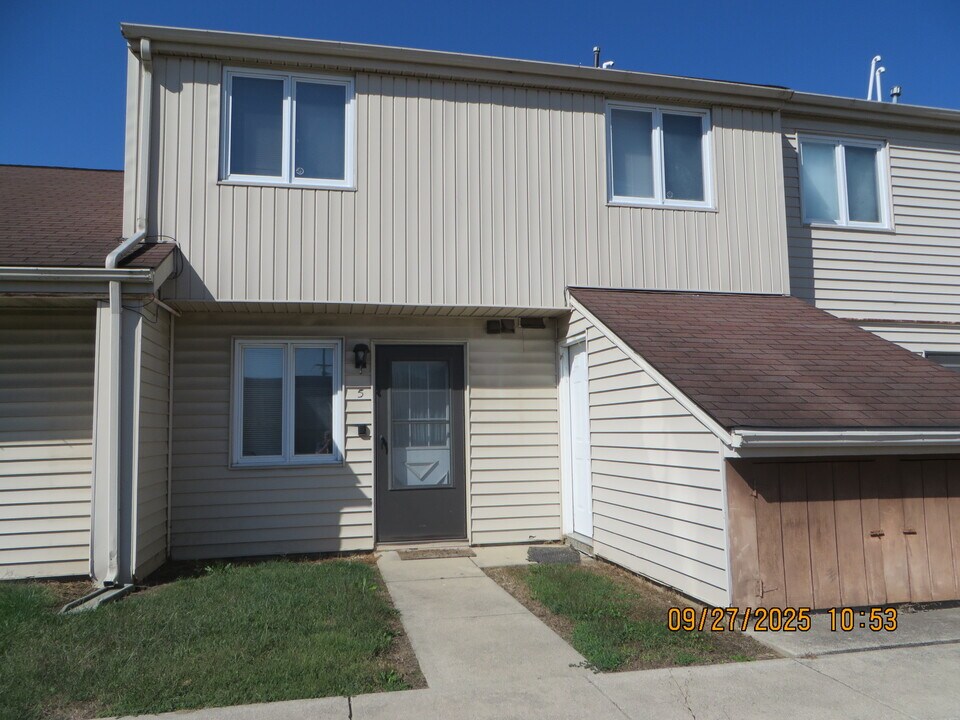 2016 E 10th St in Anderson, IN - Building Photo