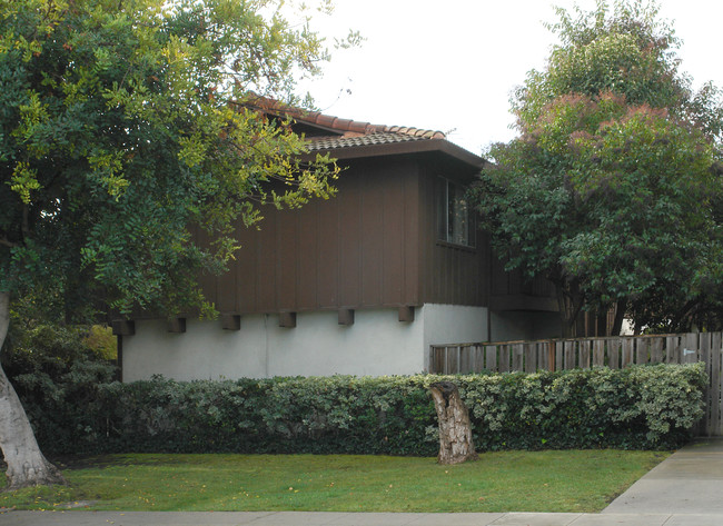 2019 Middlefield Rd in Mountain View, CA - Building Photo - Building Photo