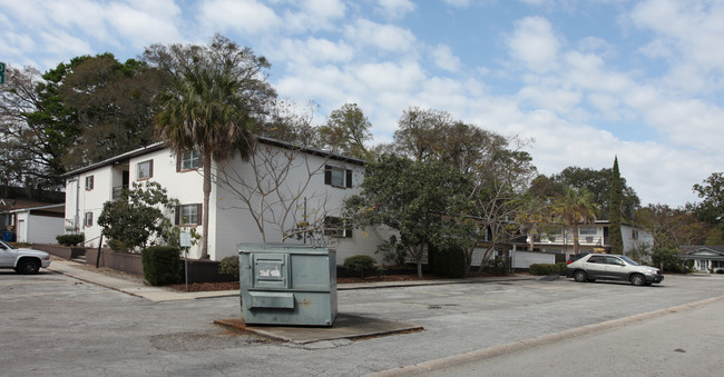 Almira Garden Apartments in Jacksonville, FL - Building Photo - Building Photo