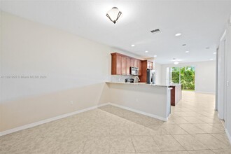 5213 SW 78th Ter in Davie, FL - Building Photo - Building Photo