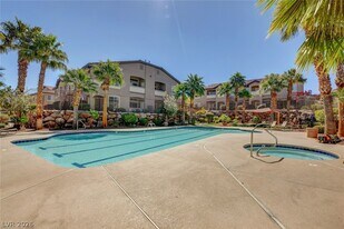 2305 W Horizon Ridge Pkwy in Henderson, NV - Building Photo