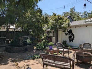 5300 21st Ave, Unit Backyard Cottage in Sacramento, CA - Building Photo - Building Photo
