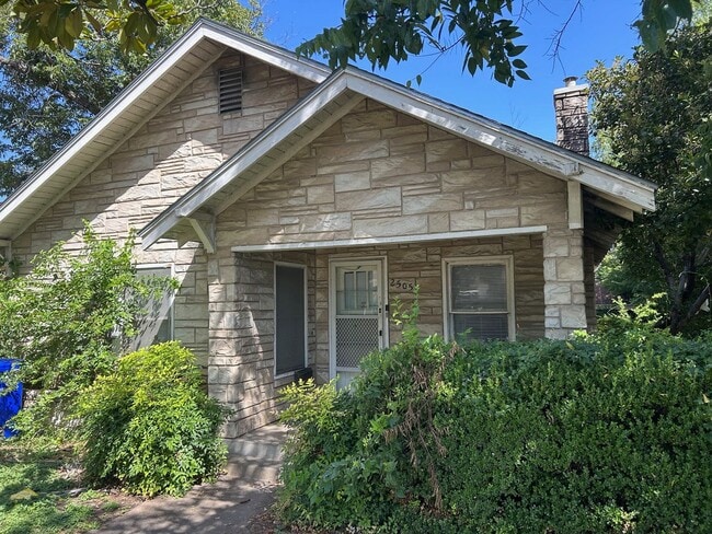 property at 2505 Proctor Ave