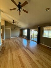 305 Jamie Loop in Roseburg, OR - Building Photo - Building Photo