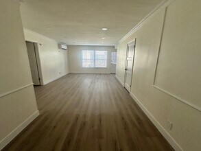 15046 Dickens St, Unit B in Sherman Oaks, CA - Building Photo - Building Photo